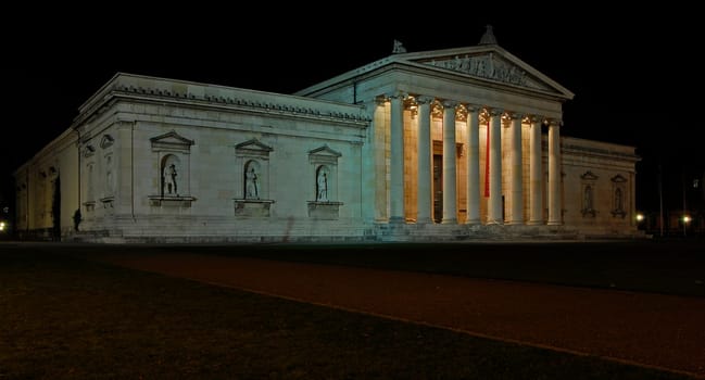 ... at Munich's Königsplatz