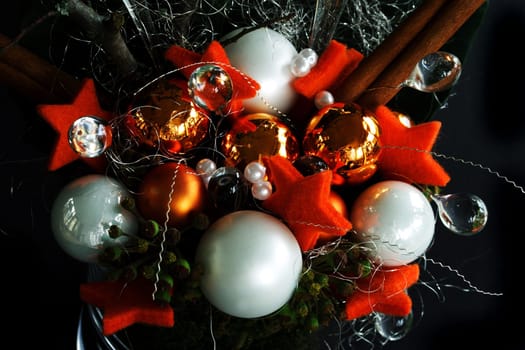 Advent Piece orange white black