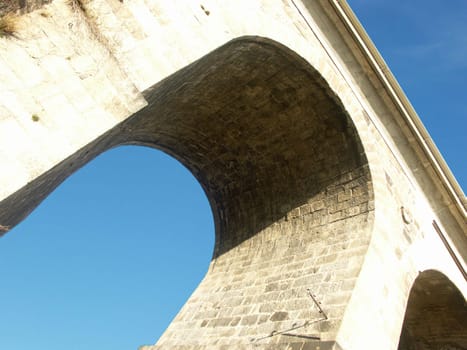 ARCH BRIDGE