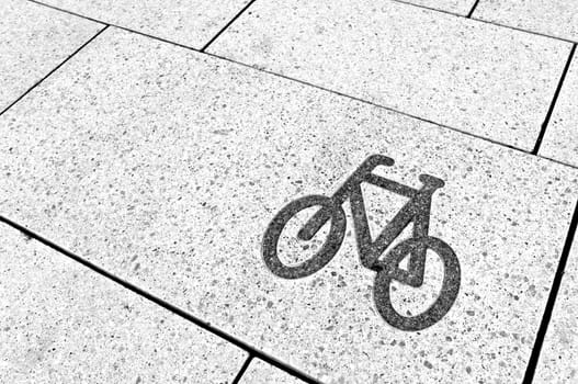 Flat bicycle plate