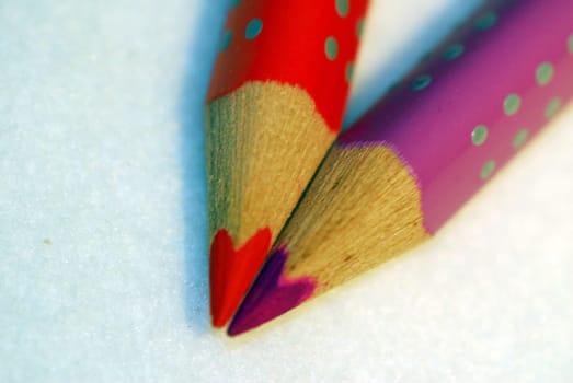 Crayons red-purple