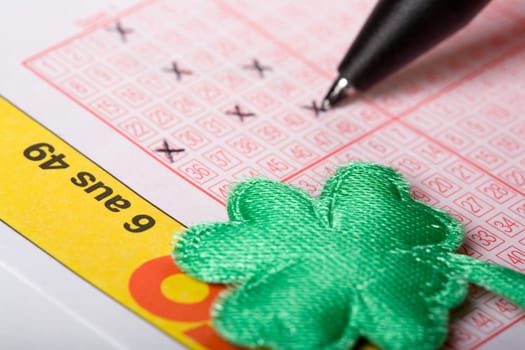 Fill out the lottery with a shamrock