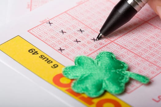Fill out the lottery with a shamrock