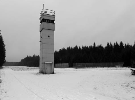 These last,freely visible meters to the fence were often still equipped with mines! The towers stood in such a way that there were no gaps in sight between the towers. At night,the fields of vision were illuminated with spotlights. Although there is no limit