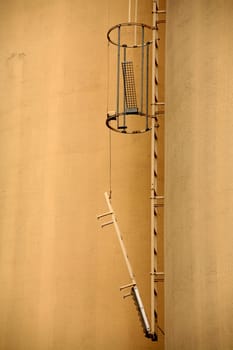 Folding ladder