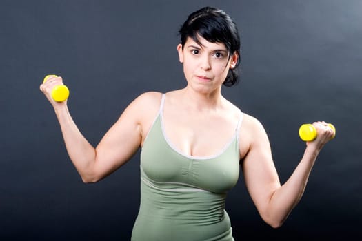 Olivera nasty with two dumbbells