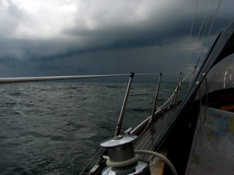 At the moment a storm is raging everywhere in Germany,I am glad that our ship is on land and hibernating. The storm in the photo caught us in August 2006 on the Baltic Sea / Swedish coast. But it looked more threatening than it really was.