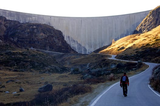 Concrete dam