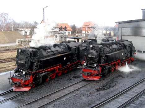 Steam locomotives in front of the locomotive shed in Wernigerode.