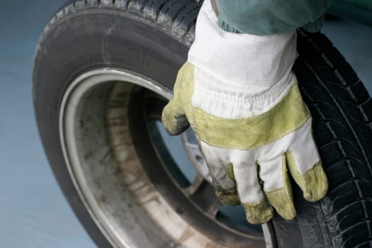 Car tires,glove