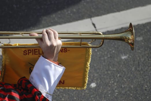Fanfare player