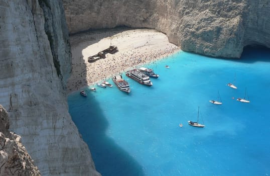 By the way,the picture is not a photomontage (I don't) All you have to do is fly to Zakynthos,do a cliff hike and be free from giddiness!
