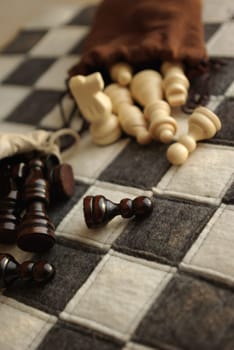 Playing chess while traveling