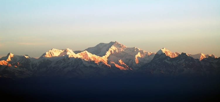 Sunrise with a view of the 8,574 m high Kangchenjunga