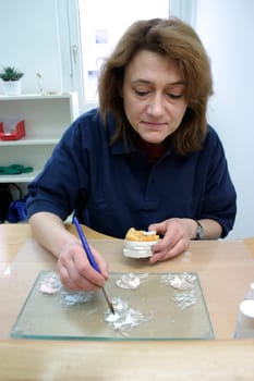 Painting a tooth model