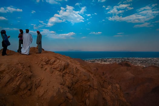 Summit conference with a view to Dahab
