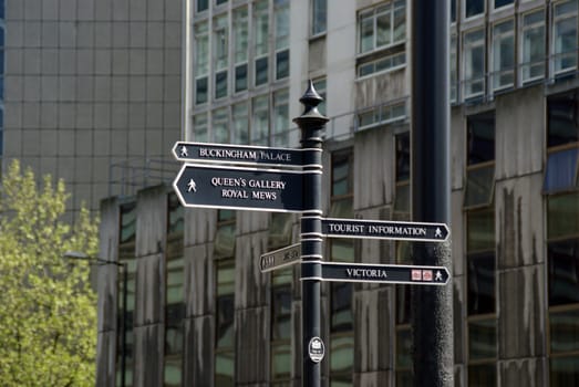 Signpost Buckingham Palace