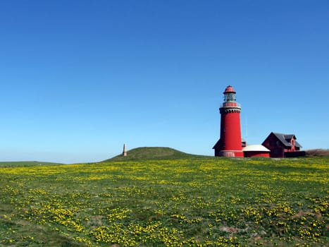 The Bovbjerg lighthouse was built in 1877 on the highest point of the escarpment. It was painted red so that sailors would not confuse it with the church towers of Trans and Fjaltring. From the 26-metre-high lighthouse you can enjoy a unique view of the