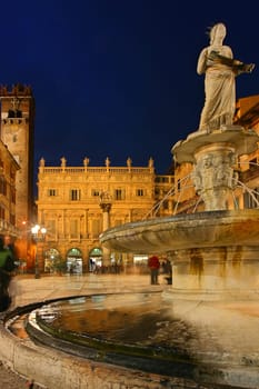 Verona - Piazza del Erbe 6