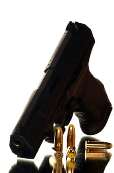 Service weapon of the police NRW - Walther P 99 DAO with 5 loose cartridges Action 4.