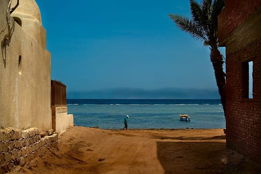 ... even the fisherman here goes to work quite unfunny,only the photographer is on the road and sweats motivated...