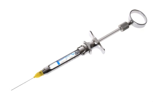 Aspiration syringe with cannula and cartridge