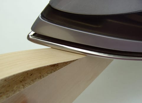 Ironing on veneer 02