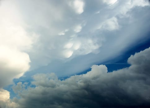 STORM CLOUDS,Cumulonimbus