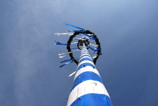 Maypole2