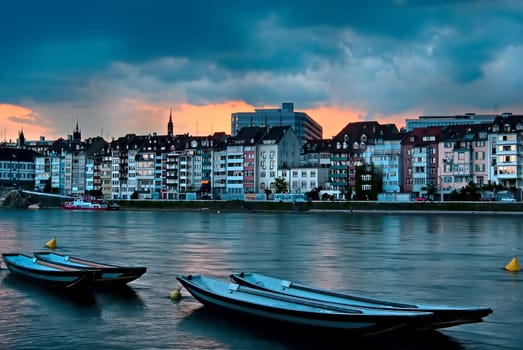 ... soon it will crash over the Rhine to Basel...