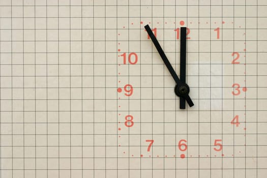 Clock shows 5 to 12