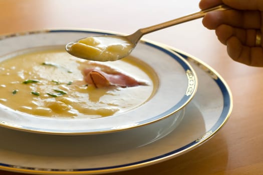 Asparagus ceme soup
