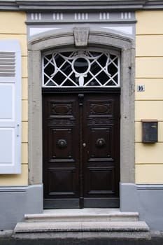 old door in Dormagen-Zons