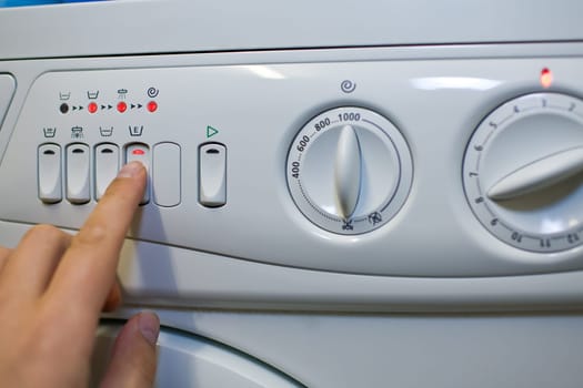 Adjusting the washing machine