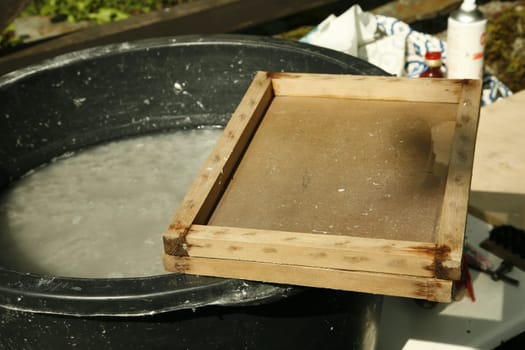 Scoop frame