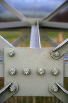 Screws on steel struts