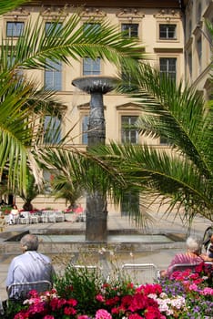 ... at the Richard-Strauss-Brunnen in Neuhauser Strasse...