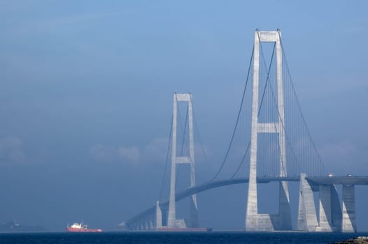 Opened on June 4,1998,length 6790m. Wingspan 1624m. Vertical clearance 65m. The pylons are 254m high