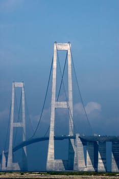 Opened on June 4,1998,length 6790m. Wingspan 1624m. Vertical clearance 65m. The pylons are 254m high