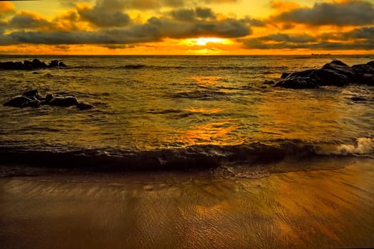 In three days and twelve hours,I'll be standing here again,I can't wait. To get you in the mood,in the next two days I will show you some pictures of the Lobé coast and of the Lobé Falls,which I have withheld from you so far.