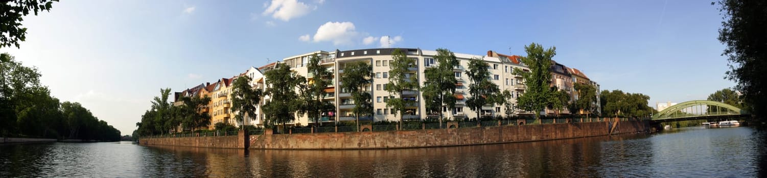 Berlin - Living with a view of the Spree