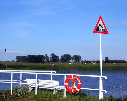 Attention shore