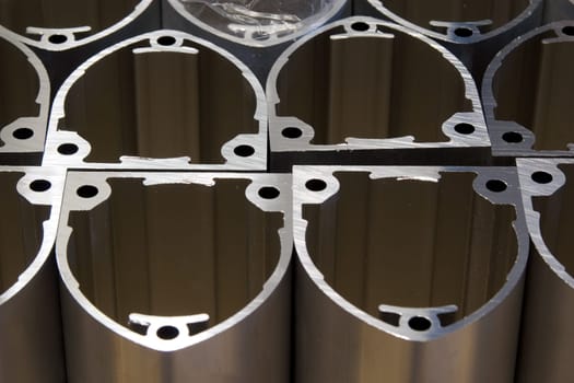 Aluminum profiles close