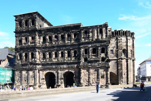 Porta Nigra Totale