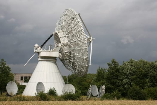 Earth station