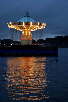 Chain carousel