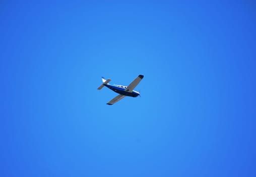 Does anyone know which aircraft is involved here? Greetings + Thank you