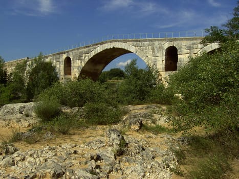 Pont Julien 06