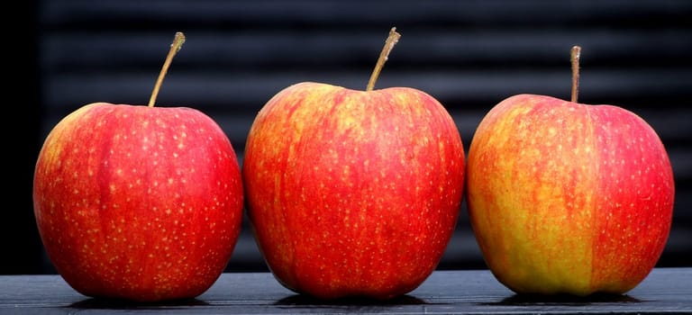 Only 3 apples