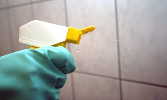 Bathroom cleaner